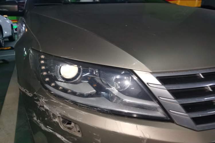 Used Volkswagen FAW-Volkswagen CC 2016 1.8TSI Luxury Model Right Front Headlight