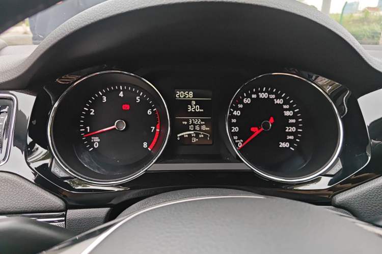 Used Volkswagen Sagitar 2018 1.6L Manual Comfort Model Instrument Cluster