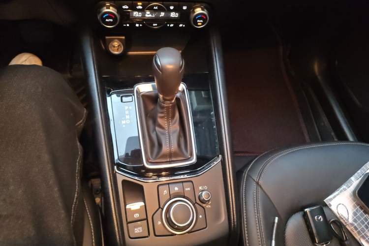 Used Mazda CX-5 2022 2.0L Automatic Two-Wheel Drive Zhiya Version Gear Lever