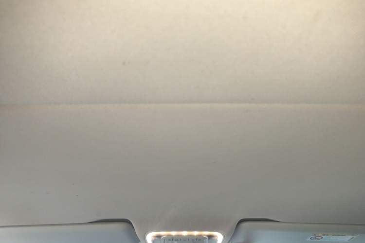 Used Mercedes-Benz Vito 2018 2.0T Elite Version 7 Seats China VI Emission Standard
