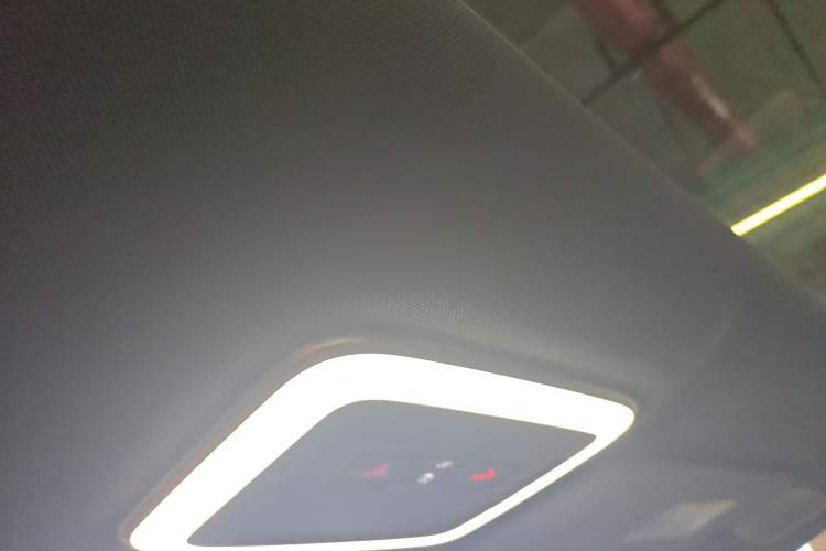 Used Zeekr 7X 2025 100kWh Long-Range All-Wheel Drive Intelligent Driving Version Headliner