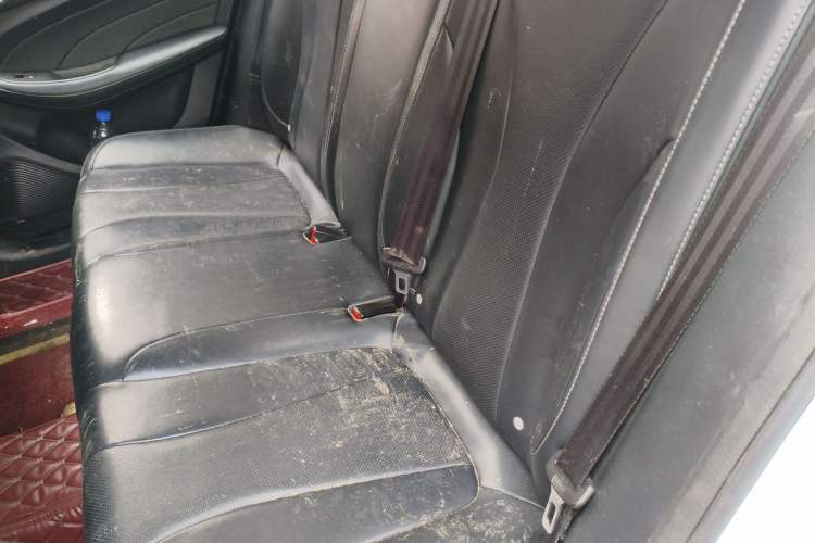 Used Roewe i5 2019 20T Automatic Intelligent Connectivity Super-Power Supreme Edition Left Rear Seat