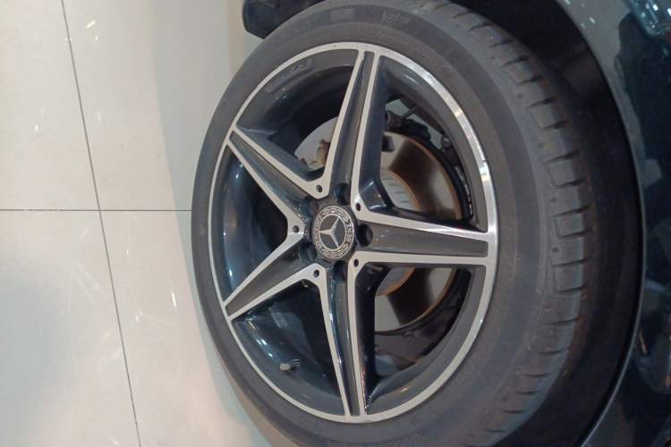 Used Mercedes-Benz C-Class 2019 C 260 Sport Edition 4MATIC Right Rear Wheel Hub