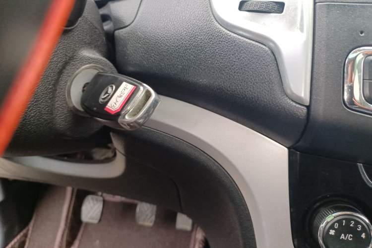 Used HYOSOW H3 2015 1.5L manual Comfort trim level
