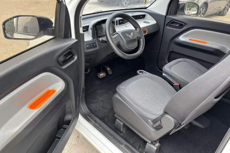 Used Wuling Hongguang MINIEV 2020 Zizai Version Lithium-NMC Driver Seat