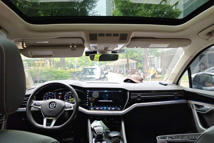 Used Volkswagen Touareg 2020 2.0 TSI RuiShang Edition China VI Standard Headliner