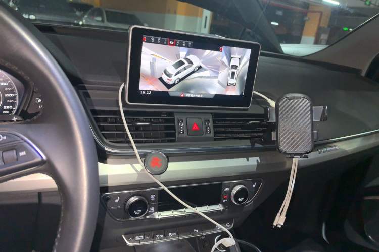 Used Audi Q5L 2020 Updated 40 TFSI Prestige Fashion Edition Audio And AC Panel