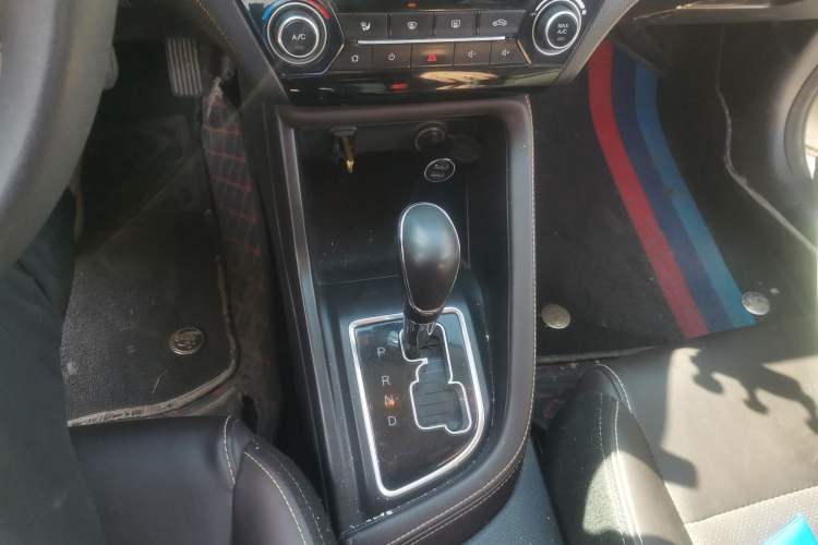 Used CHANGAN Eado DT 2019 1.6L Automatic Smart Enjoyment Model China VI Standard Gear Lever