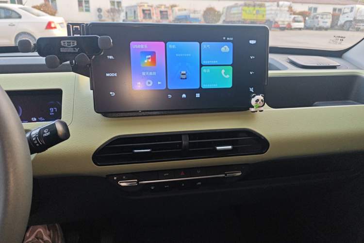 Used Geely Galaxy Panda 2024 Panda Mini 200km Endurance Bear