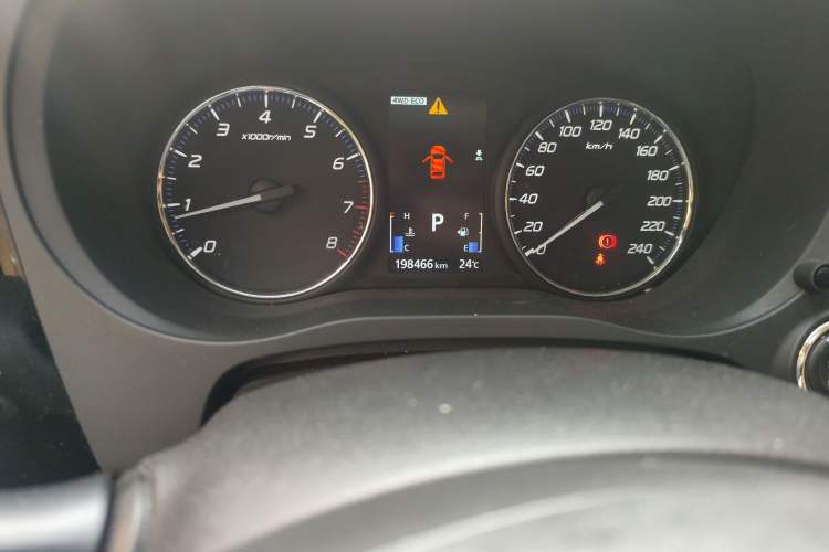 Used Mitsubishi Outlander 2016 2.4L 4x4 Elite Edition 5 Seats Odometer Close Up