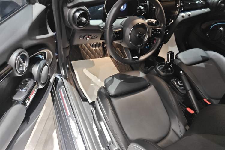 Used MINI 2022 Updated 1.5T COOPER Classic Edition