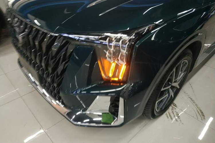 Used GAC Trumpchi ES9 2024 PHEV with 143 km Max
