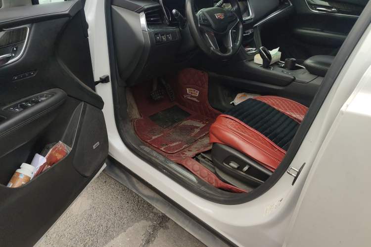 Used Cadillac XT5 2018 25T Luxury Model
