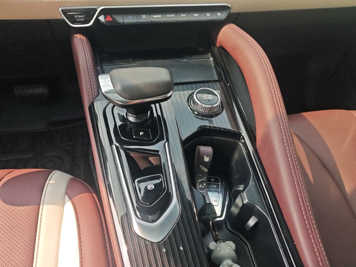 Geely Auto Monjaro L 2024 2.0TD High-Power Automatic Two-Wheel Drive Yunqi Version — снимка 16