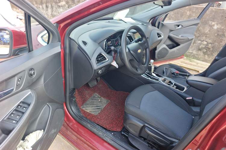 Used Chevrolet Cruze 2017 1.5L Automatic Pioneer Sunroof Edition