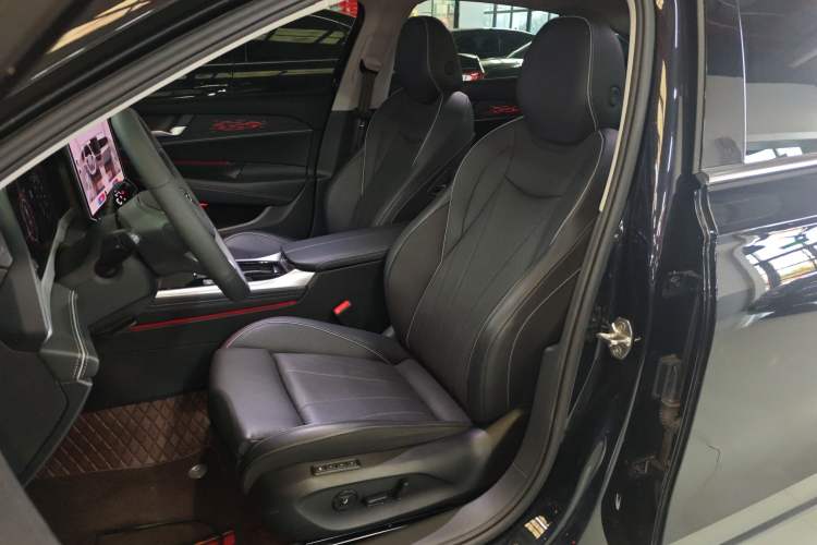 Used Volkswagen Passat 2025 Pro 380TSI Dragon Edition
