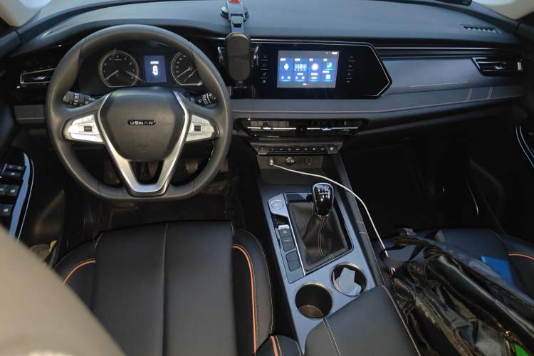 Used Oshan X7 PLUS 2022 1.5T Manual Luxury Version