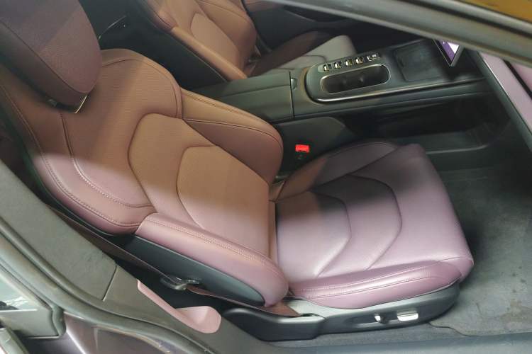 Used Xiaomi Auto SU7 2024 Four-Wheel Drive Ultra-Long Range Advanced Intelligent Driving Max Edition Right Front Seat