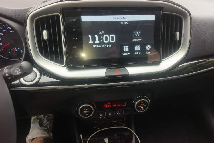 Used Kia kx1 Stonic 2019 1.4L Automatic Sport Edition China VI Audio And AC Panel