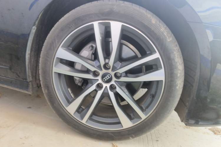 Used Audi A6L 2022 40 TFSI Luxury Dynamic Model Right Front Wheel Hub