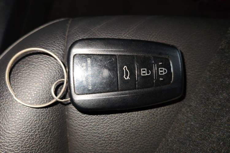 Used Toyota Camry 2019 Dual-Engine 2.5 HG Luxury Edition China VI Standard