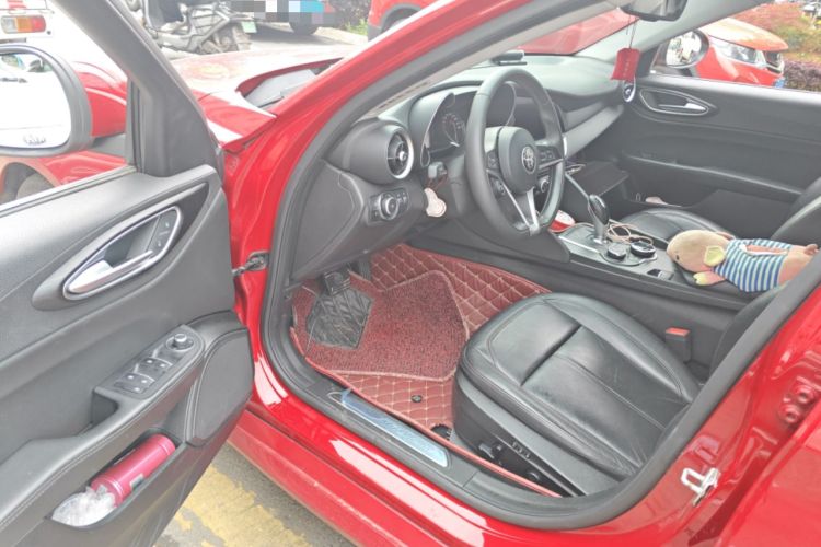 Used Alfa Romeo Giulia 2017 2.0T 200HP Luxury Edition