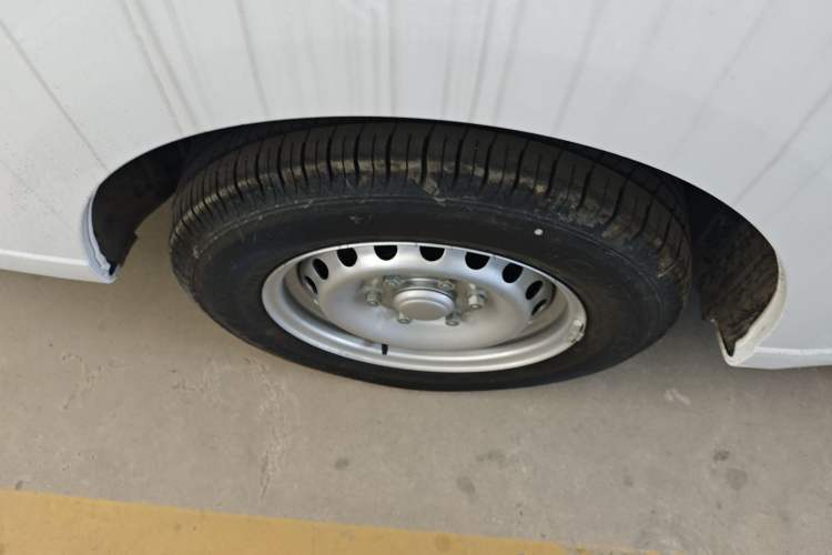 Used Wuling Yangguang 2025 Model 400km Bus Edition—Comfort Edition