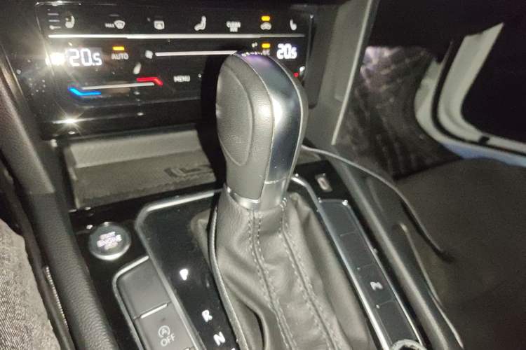 Used Volkswagen FAW-Volkswagen CC 2021 330TSI Ignite Edition Gear Lever