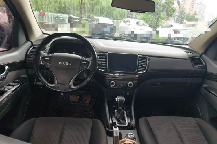 Used Isuzu D-MAX 2022 2.5T Four-Wheel Drive Automatic Diesel Ultra-Luxury Extended Version JE4D25Q6A
