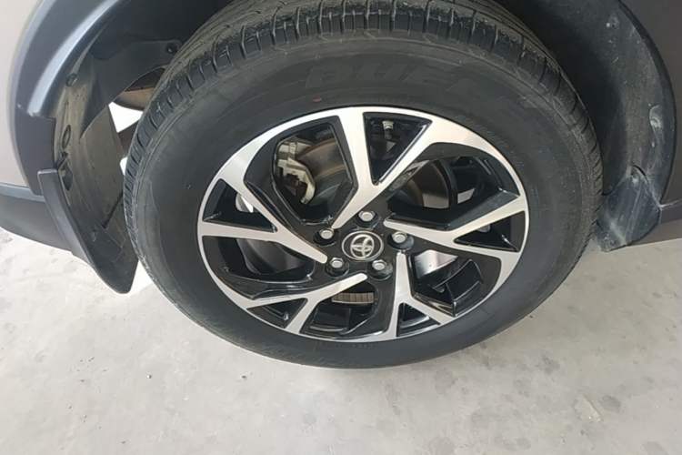 Used Toyota C-HR 2020 2.0L Leading Edition Right Rear Wheel Hub