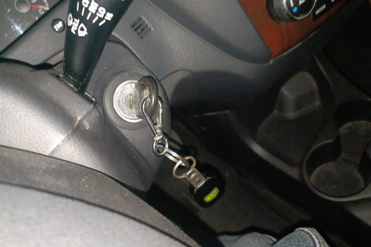 Used Kia Sportage 2009 2.0L Automatic Two-Wheel Drive GLS Vehicle Key