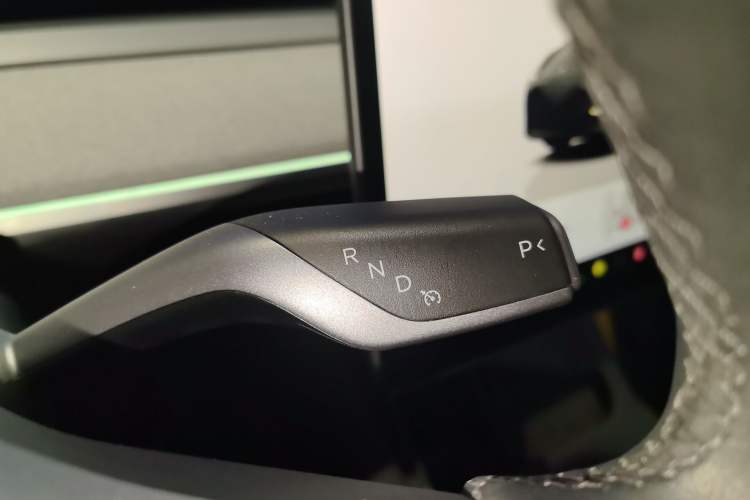 Used Tesla Model Y 2024 Rear-Wheel-Drive Version Gear Lever