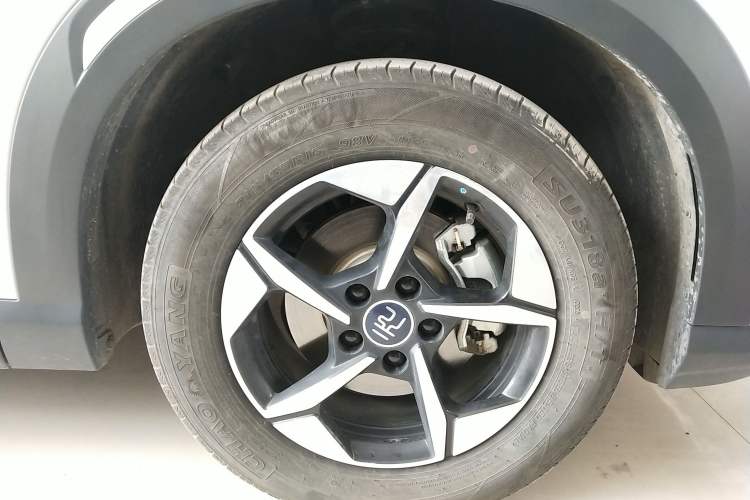 Used BYD Yuan UP 2025 Intelligent Driving Version 401 km Beyond-Range Edition Right Front Wheel Hub