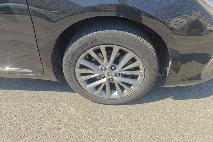 Used Toyota Camry 2016 2.5G 10th Anniversary Deluxe Navigation Edition Right Front Wheel Hub