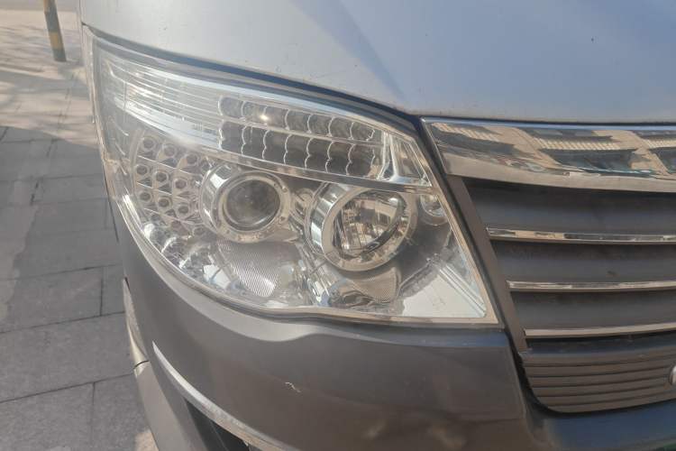 Used Golden Dragon Hiace 2019 2.0L Gasoline Long-Wheelbase High-Roof XC4G20 Right Front Headlight