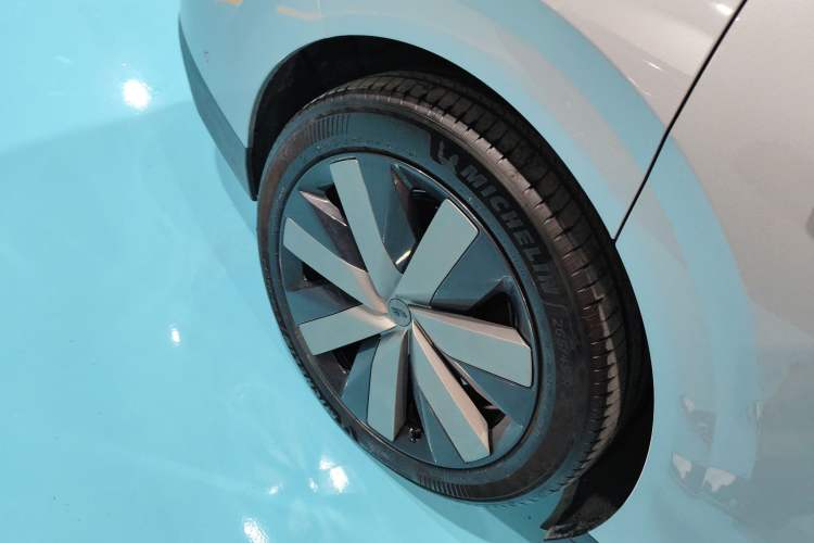 Used Li Auto Li Auto i6 2025 Model Four-Wheel-Drive Standard Type