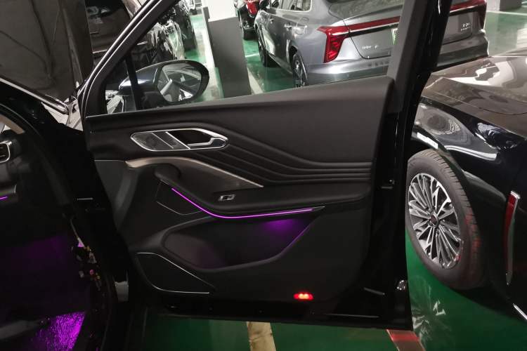 Used Hongqi HS7 PHEV 2025 Model 2.0T PHEV Two-Wheel Drive Qi Xiang Edition 6-Seater