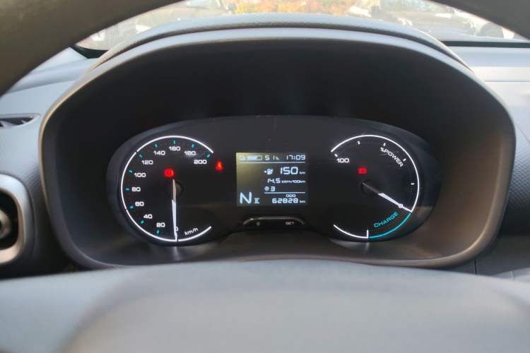 Used Wuling Hongguang New Energy 2024 All-Electric Model 300KM Standard Version Instrument Cluster