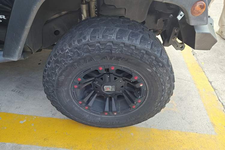 Used Jeep Wrangler 2015 3.6L Rubicon Four-Door Edition Right Front Wheel Hub