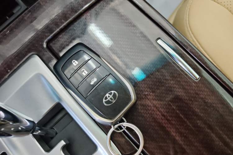 Used Toyota Camry 2015 Dual-Engine 2.5 HG Luxury Navigation Edition