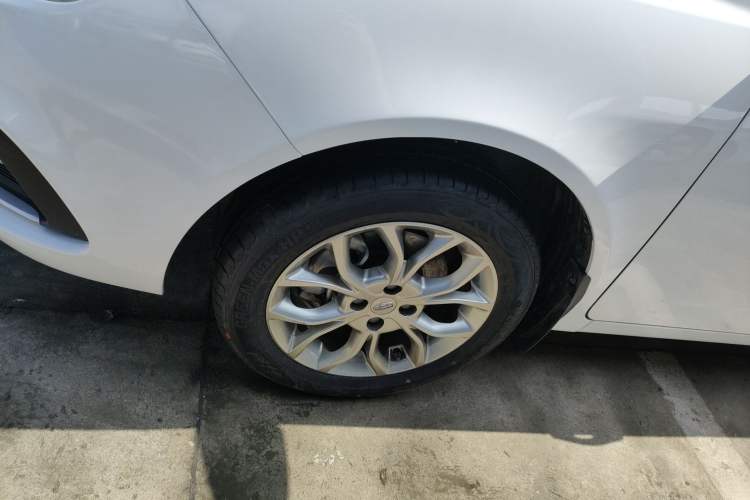 Used Geely Auto Vision 2018 1.5L Automatic Prestige Model Left Front Wheel Hub