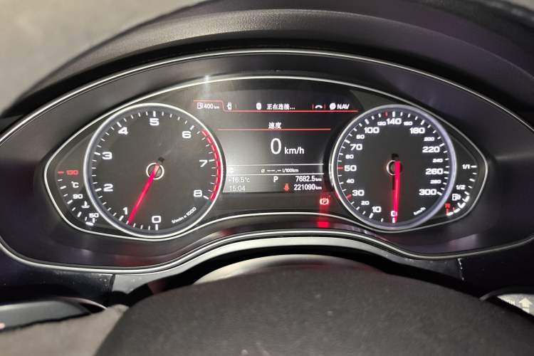 Used Audi A6L 2014 TFSI Standard Model Odometer Close Up