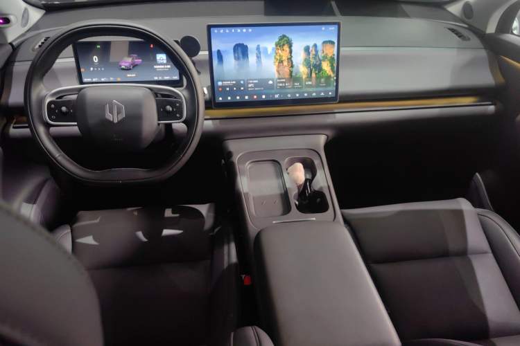 Used Leapmotor C16 2024 Range-Extended 200 LiDAR Edition Center Console