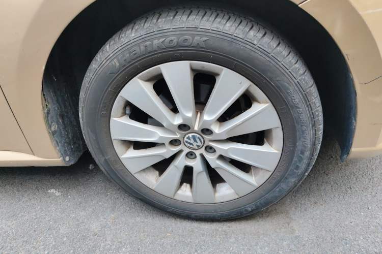 Used Volkswagen Lavida 2013 Restyled Classic 1.6L Automatic Comfort Edition
