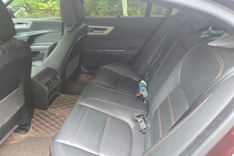 Used Jaguar XEL 2019 2.0T 200 PS Deluxe Edition Left Rear Seat