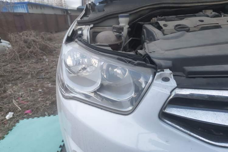 Used Citroen Elysee 2015 Zhishang Edition 1.6L Manual Fashion Model