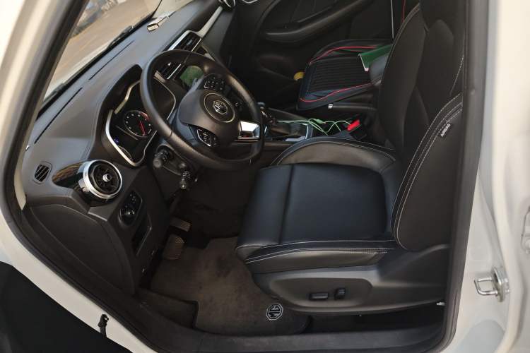 Used MG ZS 2019 1.5L Automatic Global Luxury Edition China VI Standard Left Front Seat