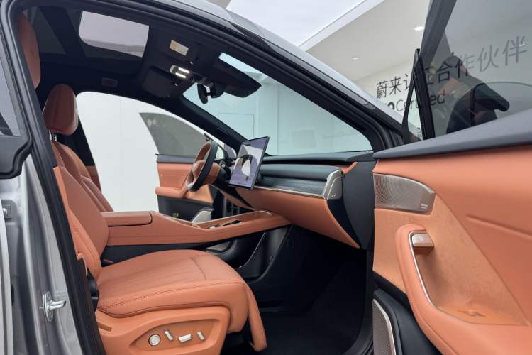 Used ONVO L60 2025 Model—60 kWh Rear-Wheel-Drive Version Right Front Seat