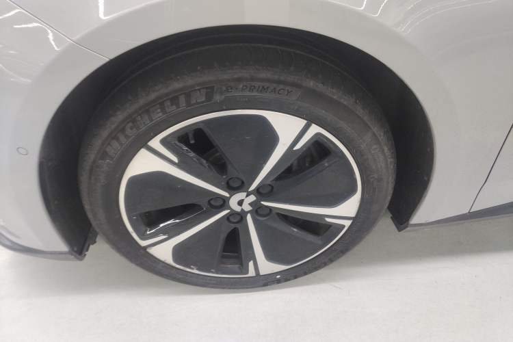 Used Nio ET5T 2023 75 kWh Touring Left Front Wheel Hub