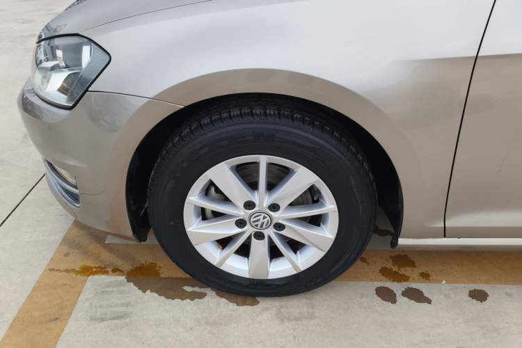 Used Volkswagen Golf 2016 1.6L Automatic Fashion Model
